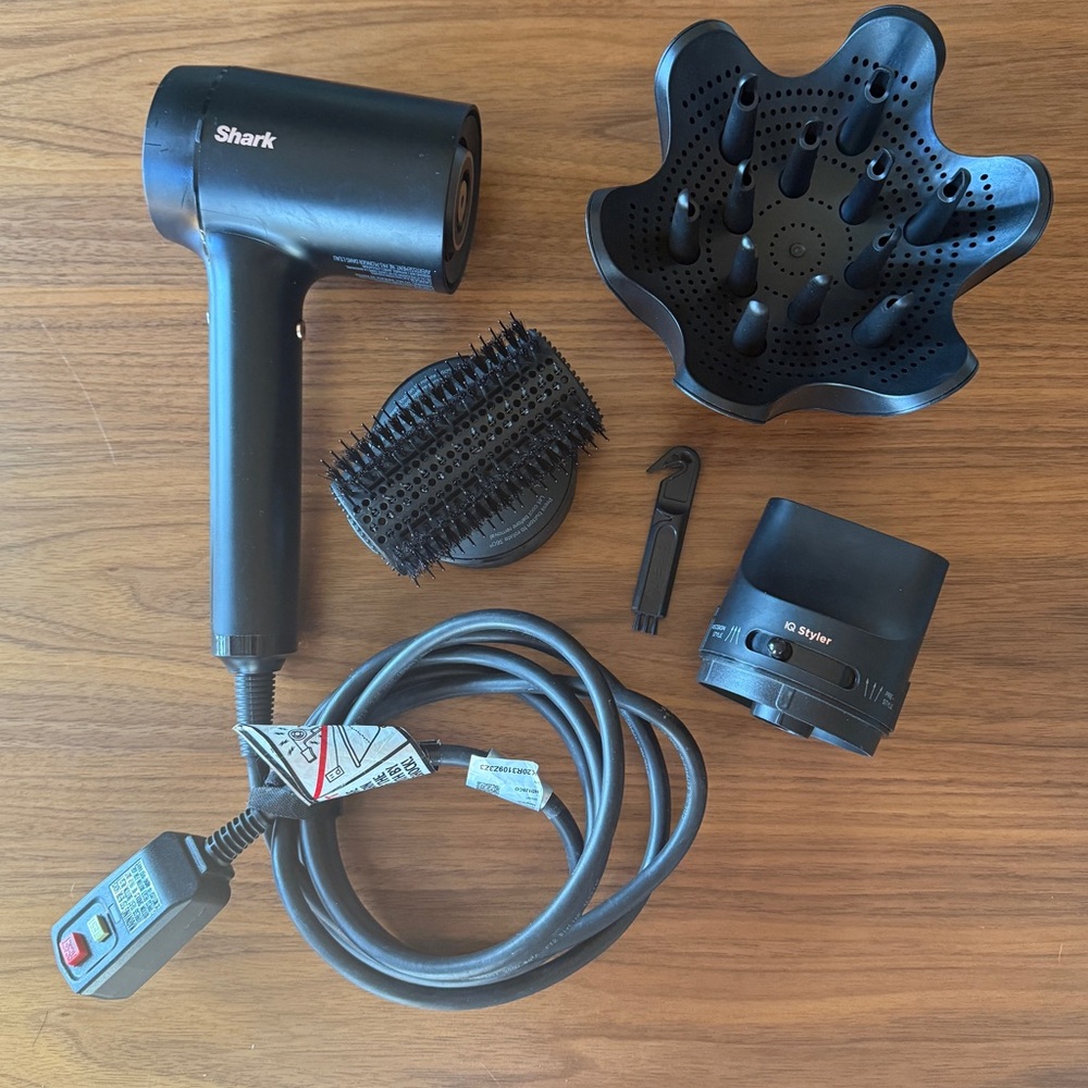 Shark HyperAIR IQ Styler Tech Ultra-Fast Hair Dryer Blower Attachments Included